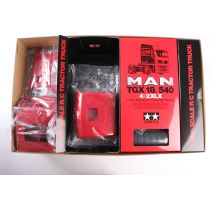 Tamiya 1:14 RC MAN TGX (rood)